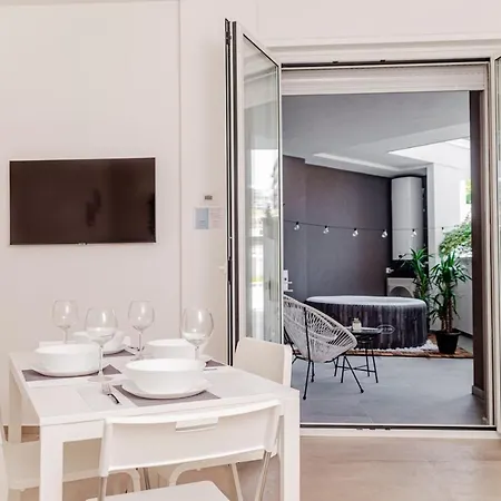 公寓 Apulialux Design - Relax, Spa E Free Parking 巴里